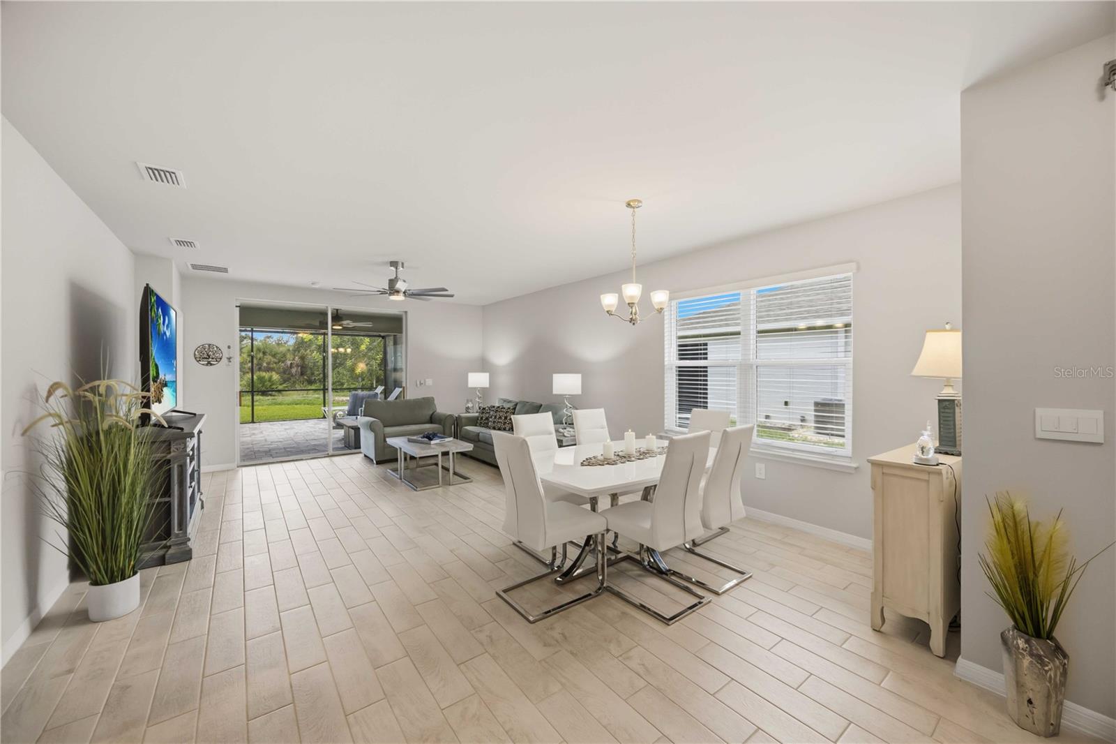 1512 LAUREL BROOK LN