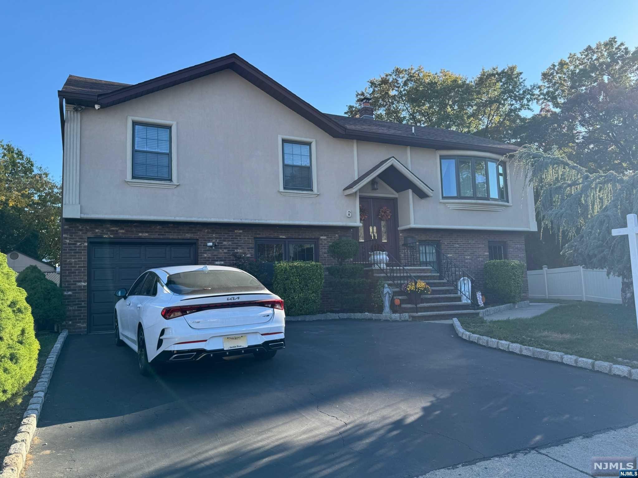 6 Arena Court