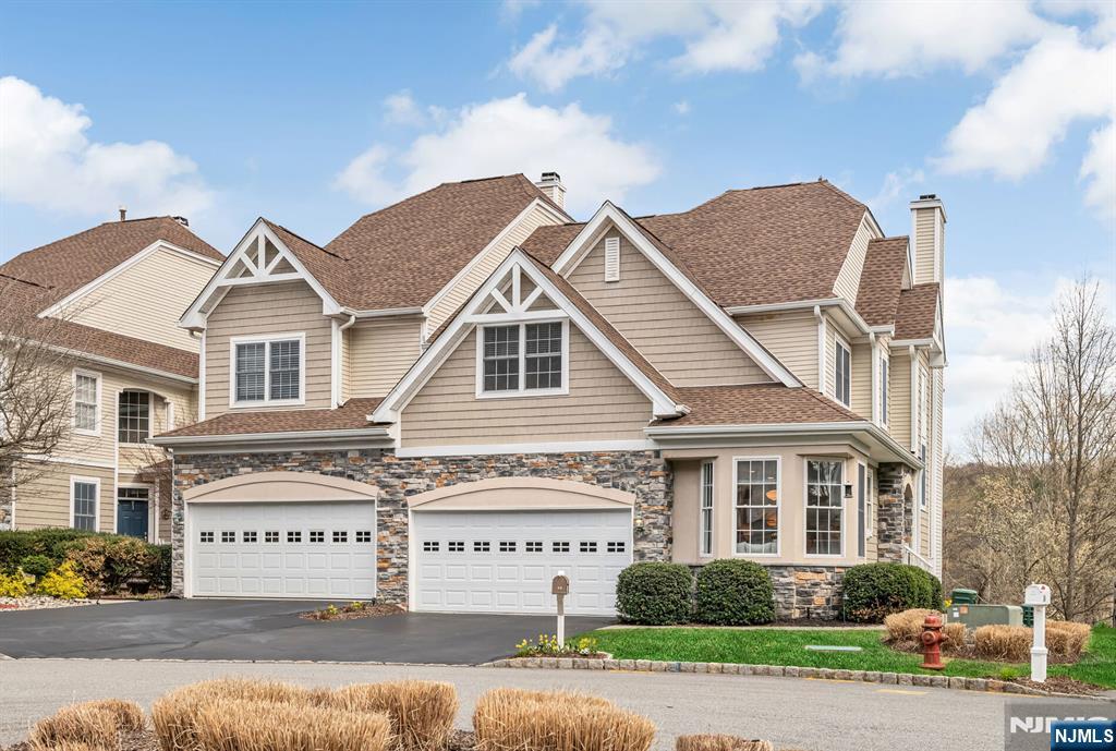 14 Cobblestone Court