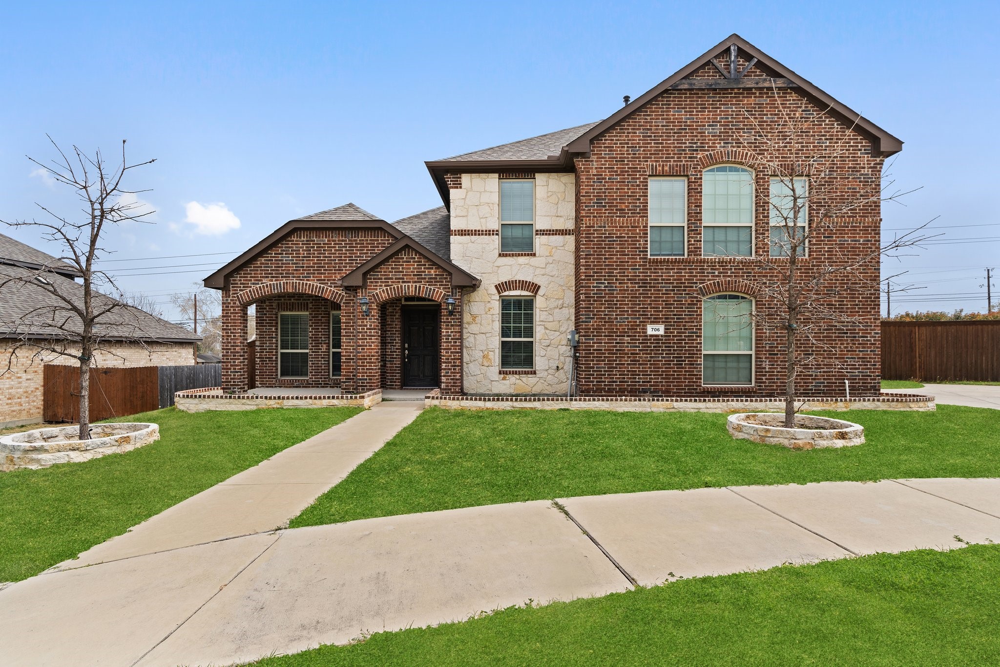 706 Camden Court