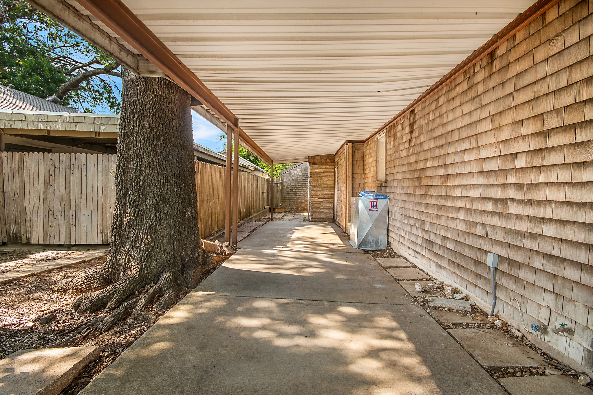 6237 Calmont Avenue