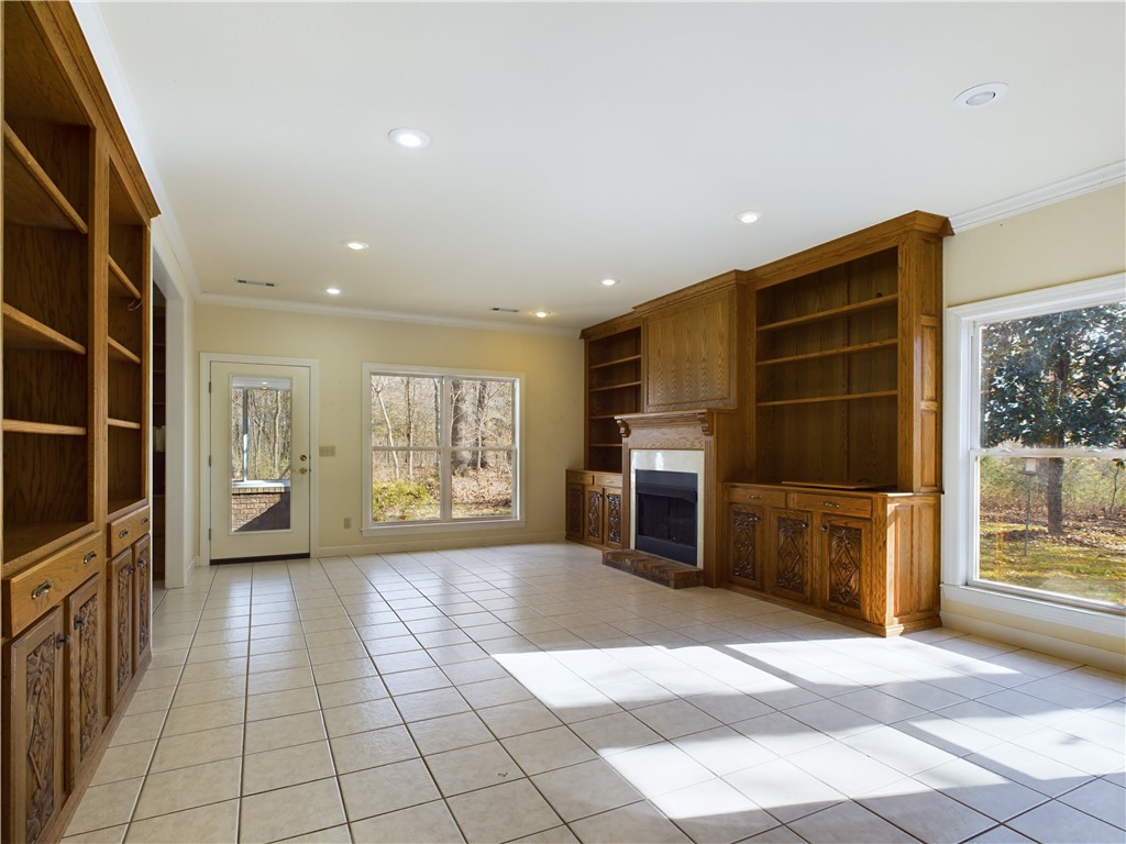 2966 Moffett Lane