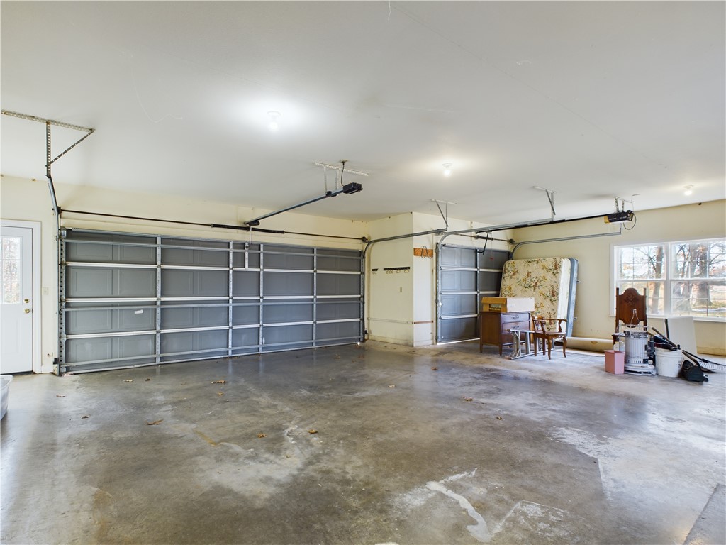 2966 Moffett Lane