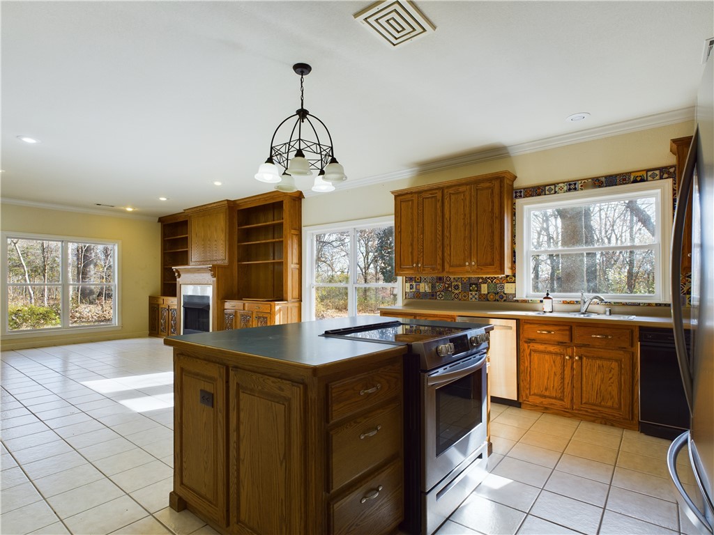 2966 Moffett Lane