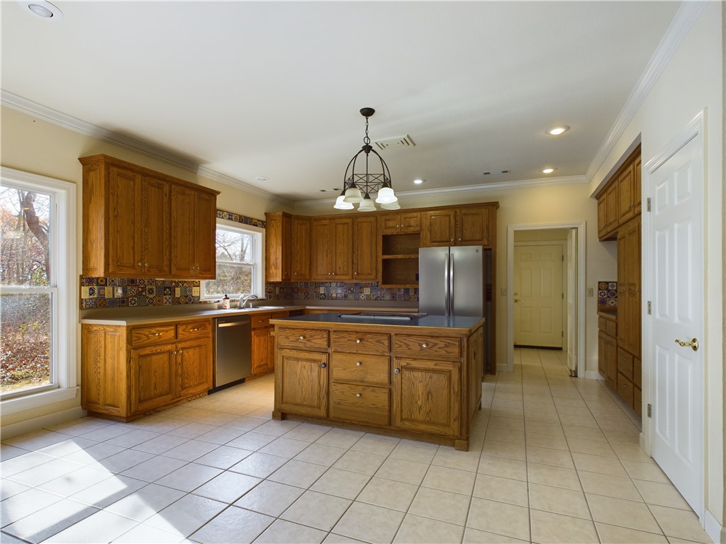 2966 Moffett Lane