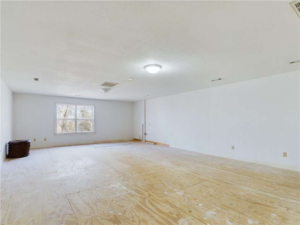 2966 Moffett Lane