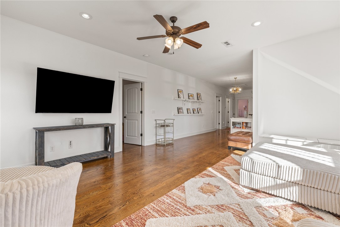1403 Crestwood Drive