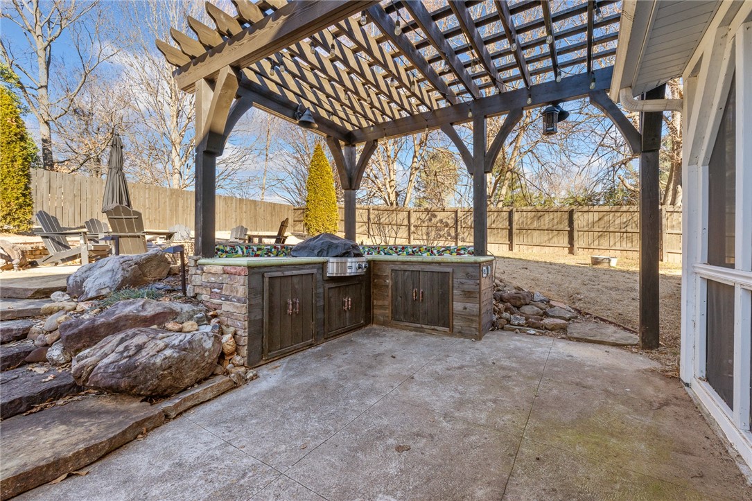 1403 Crestwood Drive