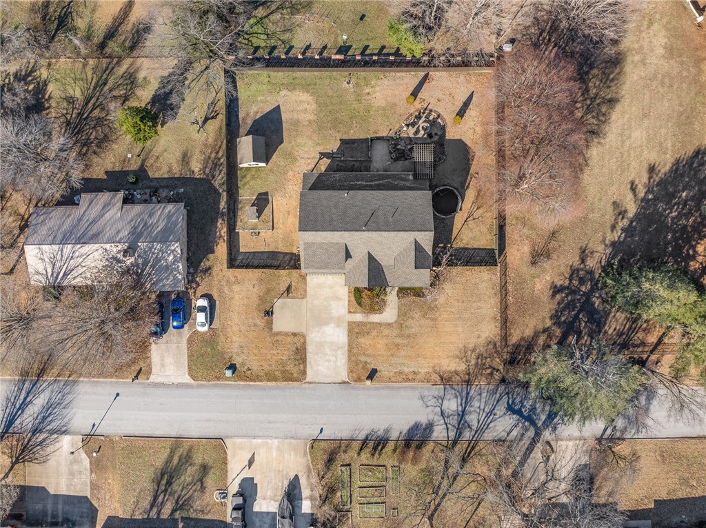 1403 Crestwood Drive