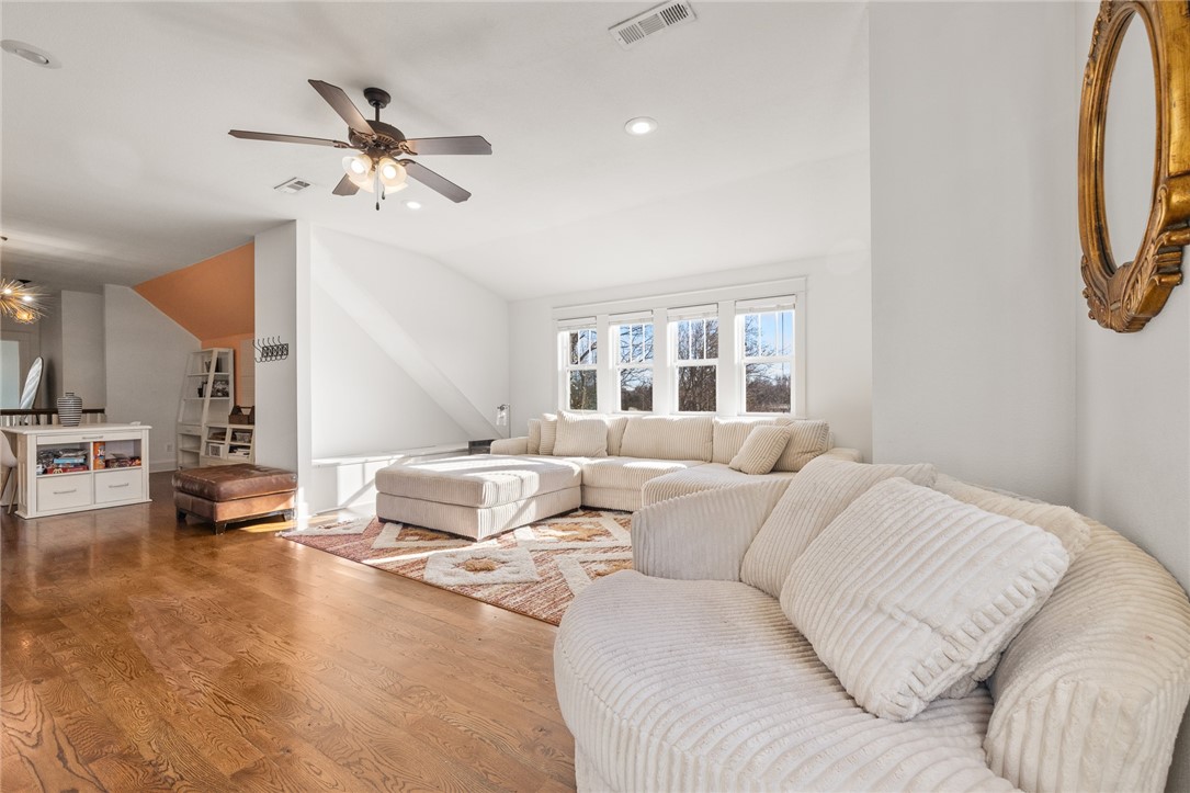 1403 Crestwood Drive