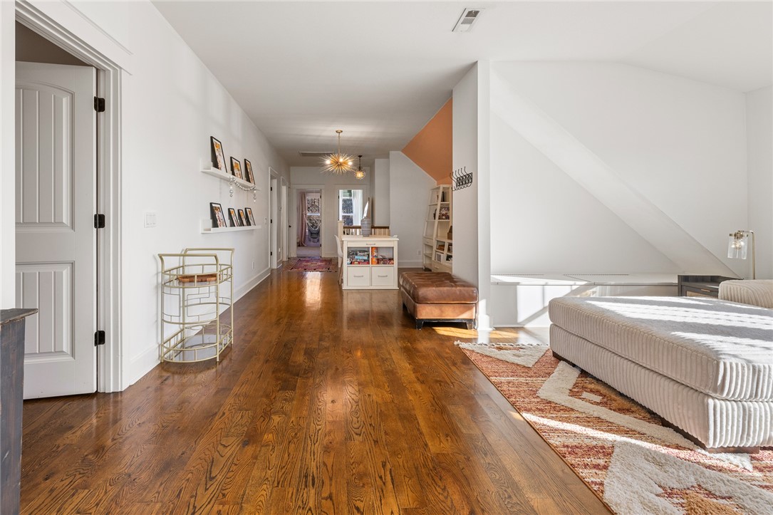 1403 Crestwood Drive