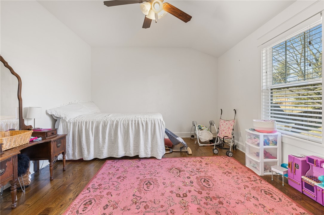 1403 Crestwood Drive