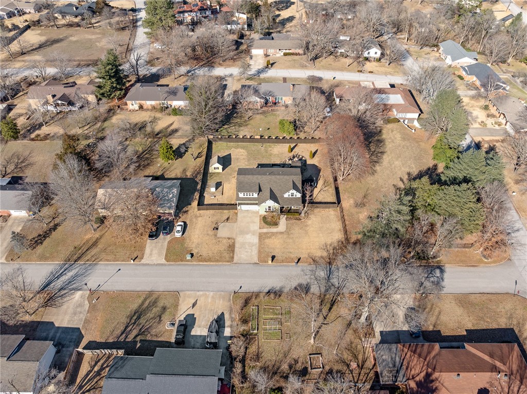 1403 Crestwood Drive