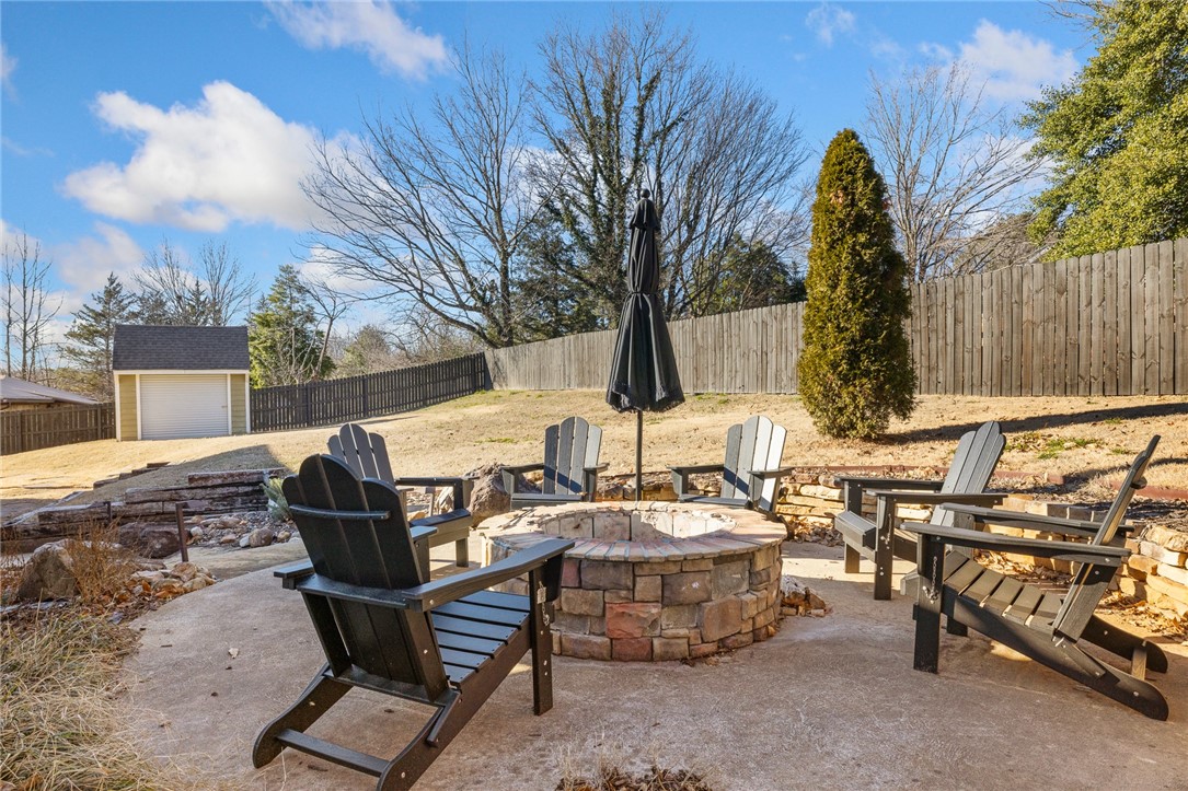1403 Crestwood Drive