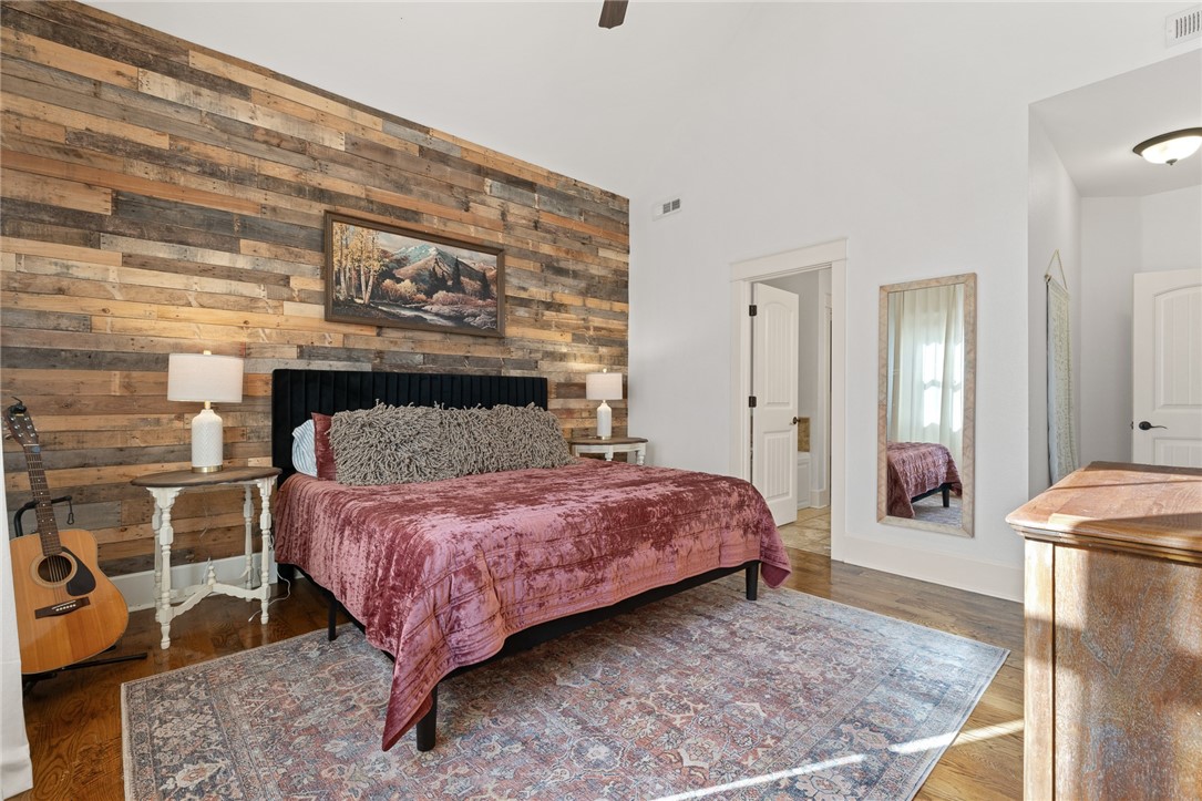 1403 Crestwood Drive
