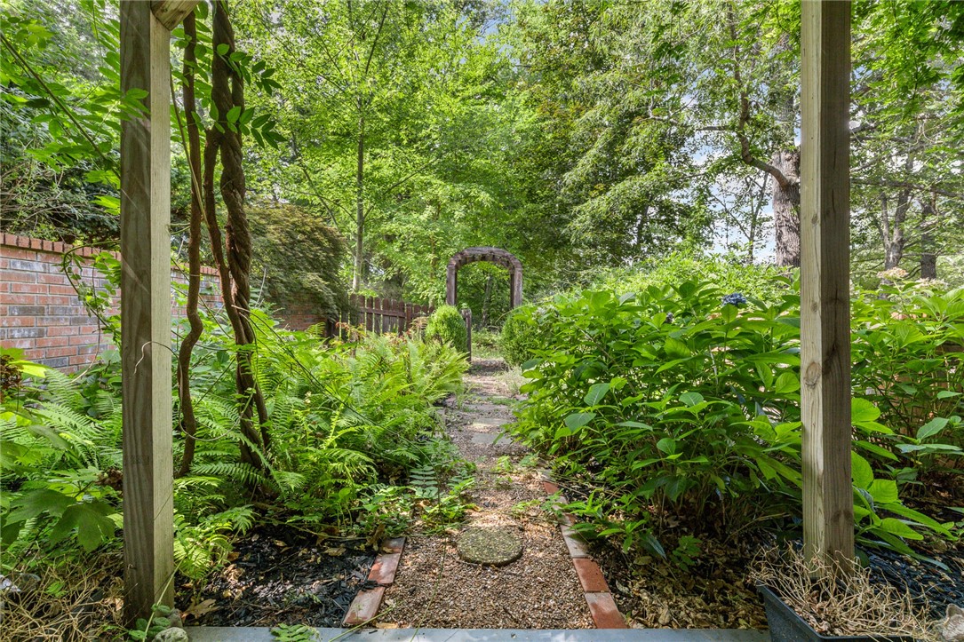 512 Paddington Lane