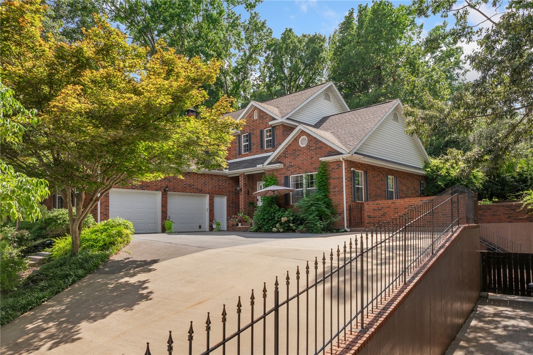 512 Paddington Lane