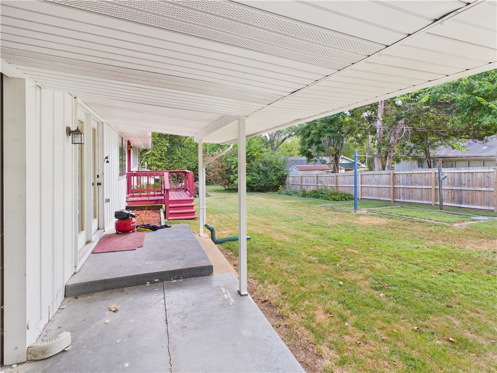 702 E 2nd Street