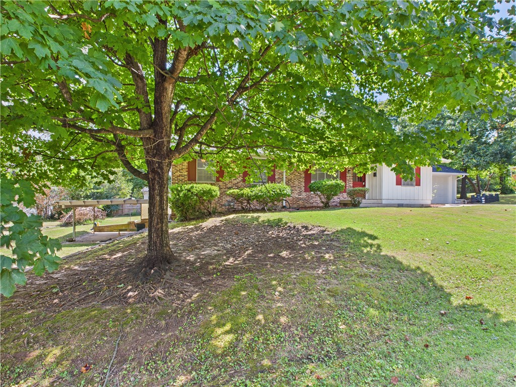 702 E 2nd Street
