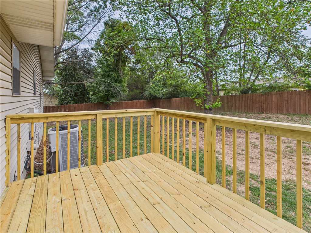 875 Meadow Lane