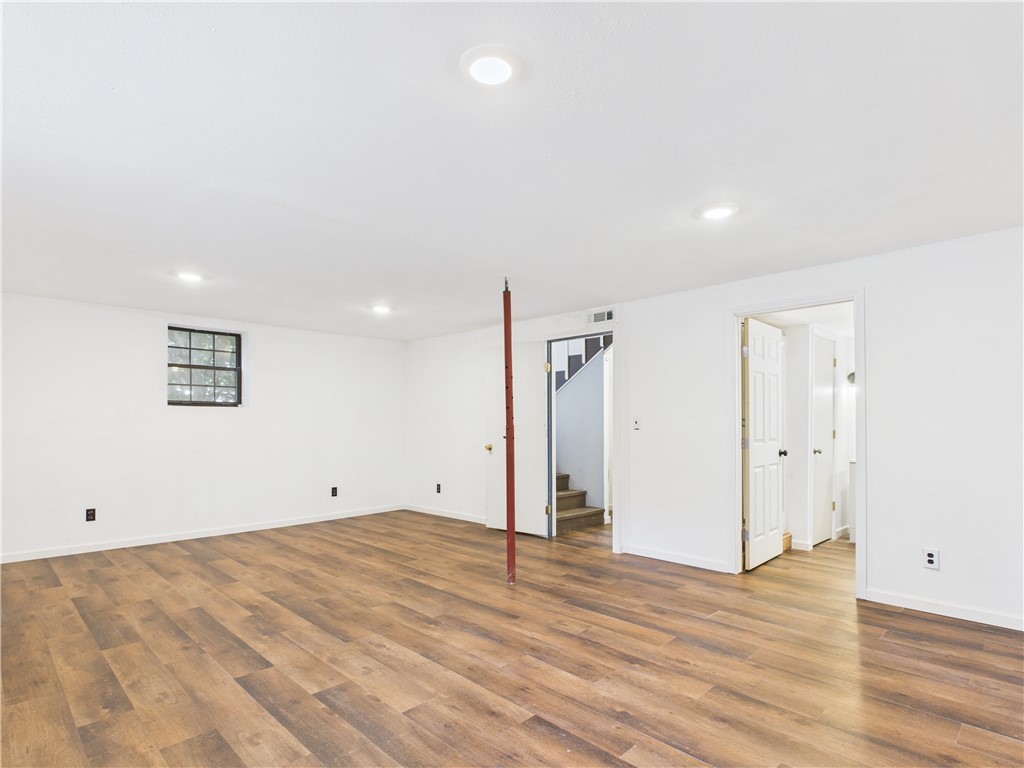 875 Meadow Lane
