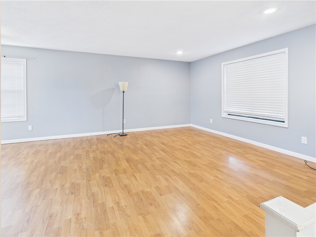 875 Meadow Lane