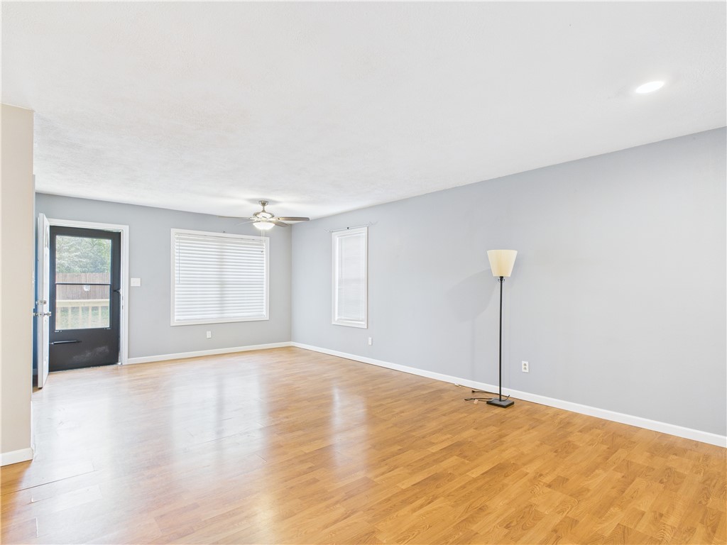 875 Meadow Lane