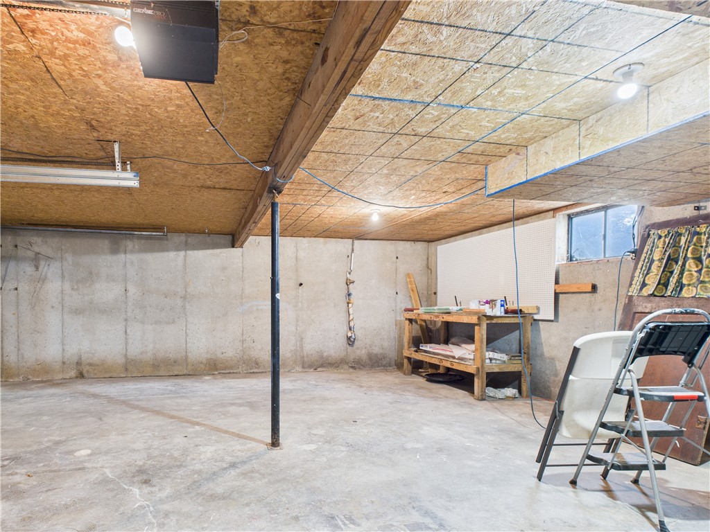 875 Meadow Lane