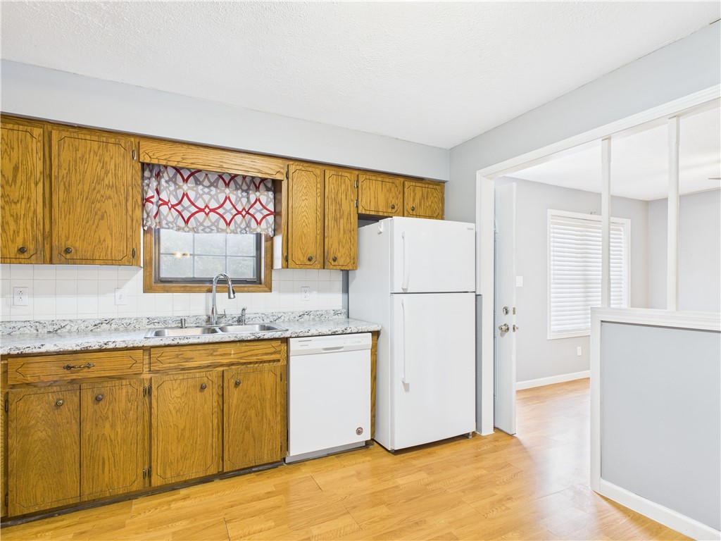 875 Meadow Lane