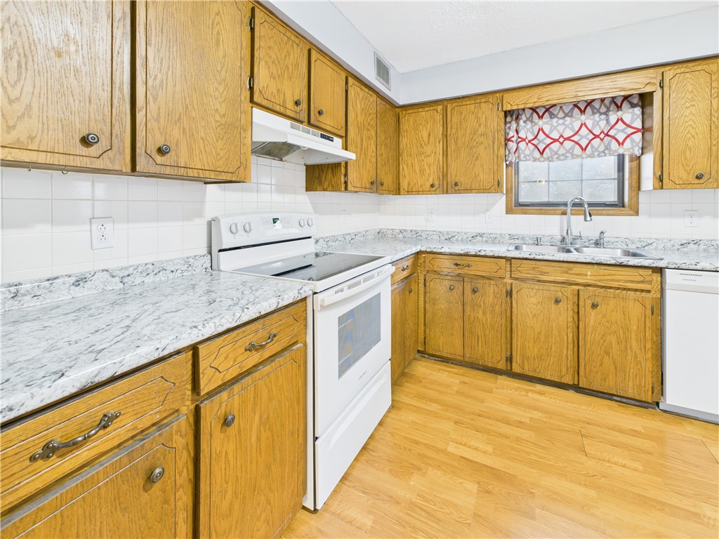 875 Meadow Lane