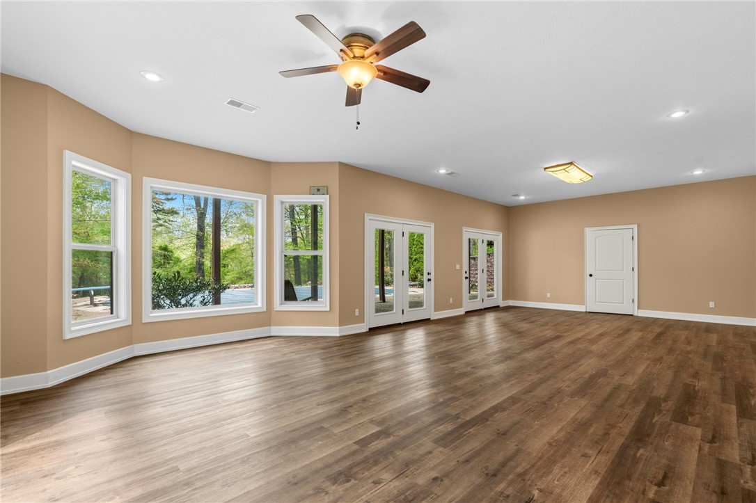2805 Inwood Drive