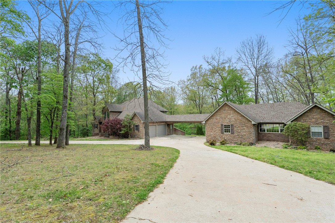 2805 Inwood Drive