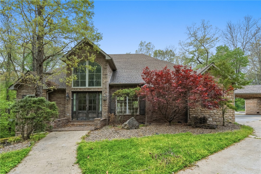 2805 Inwood Drive