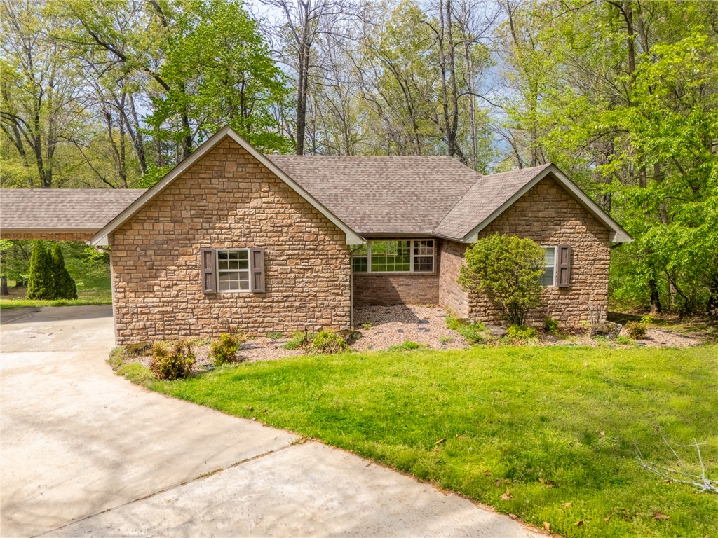 2805 Inwood Drive