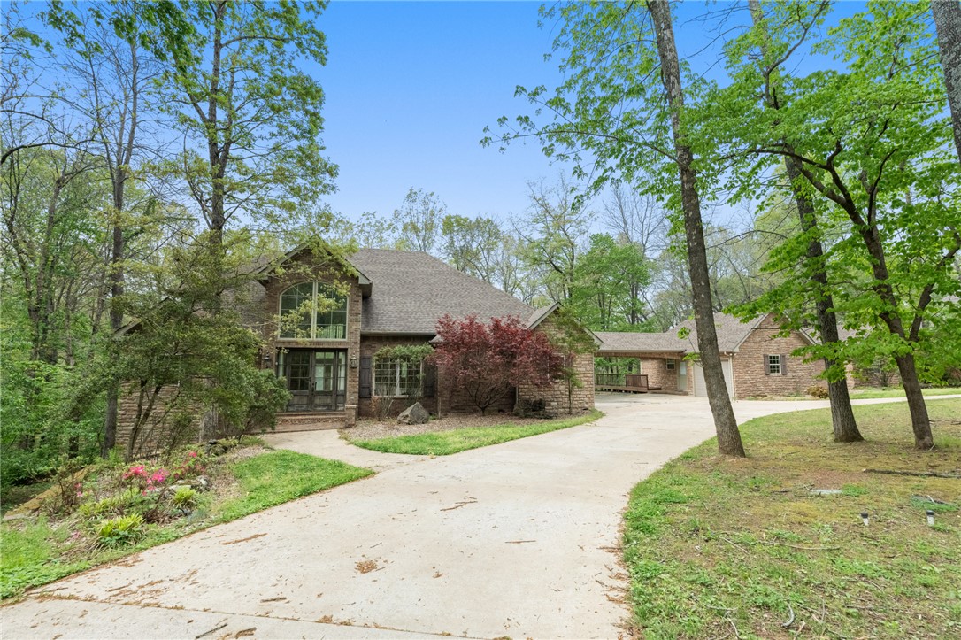 2805 Inwood Drive