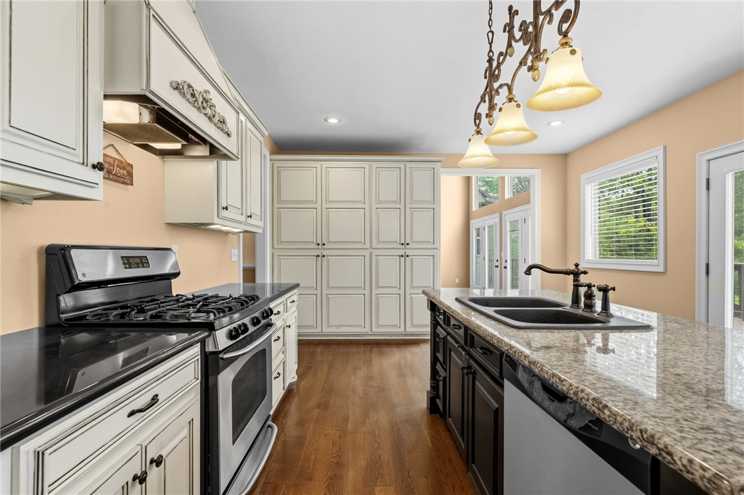 2805 Inwood Drive