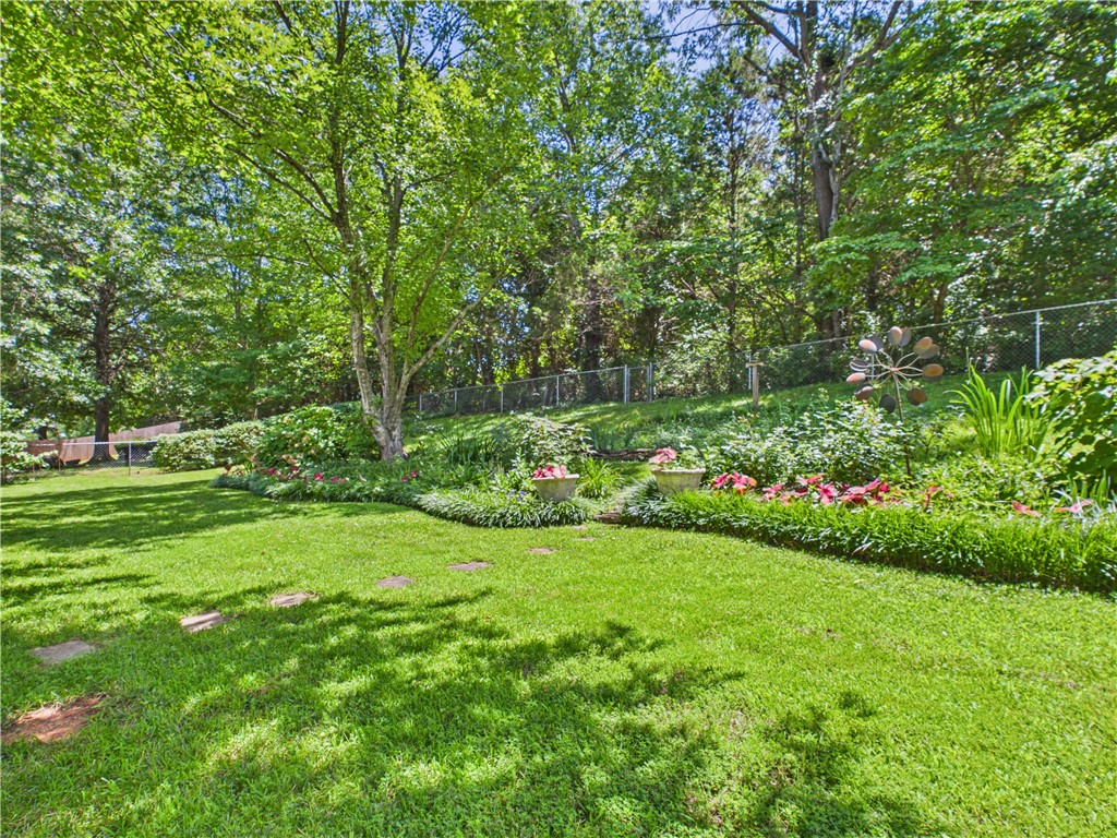 1616 Windsor Drive