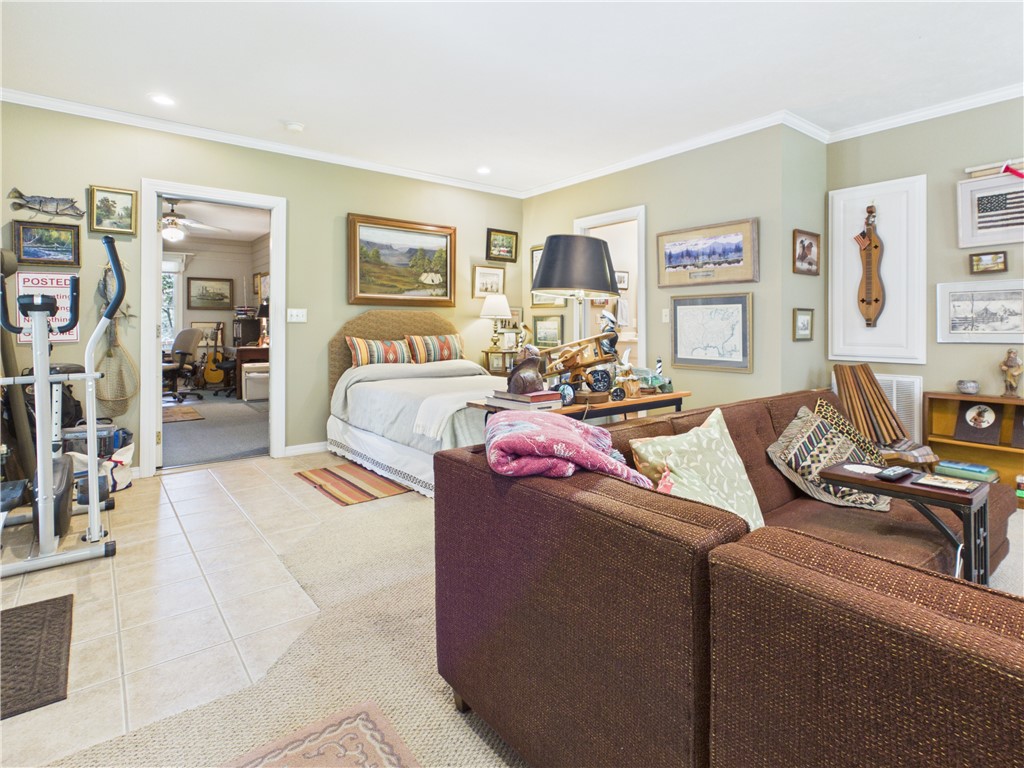 1616 Windsor Drive