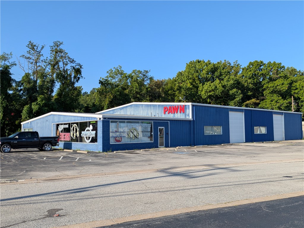102 W Commercial Street