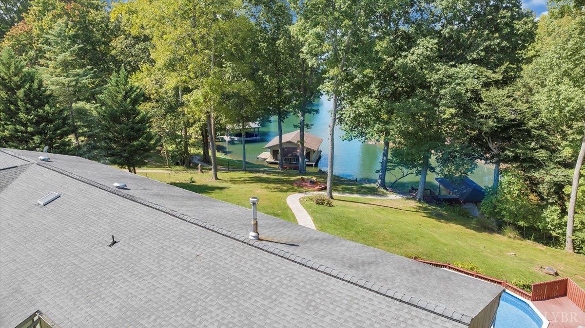 684 Lake Park Dr