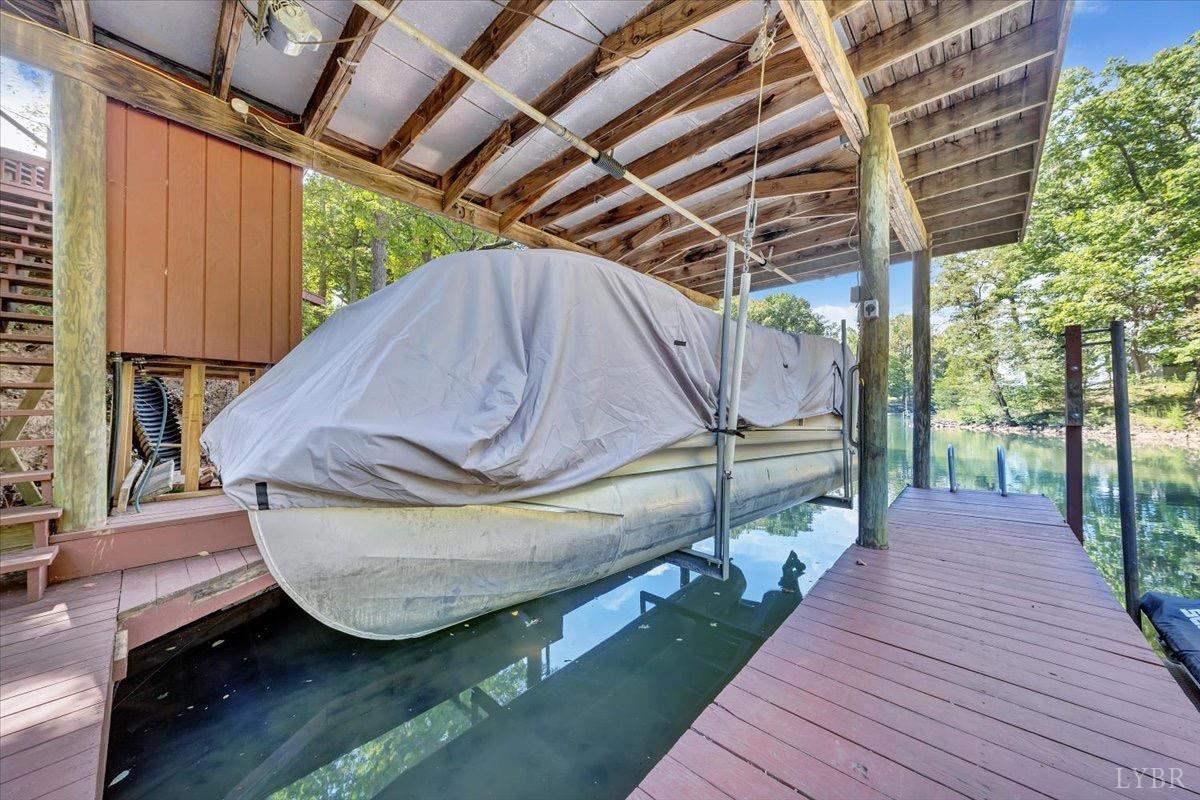 684 Lake Park Dr