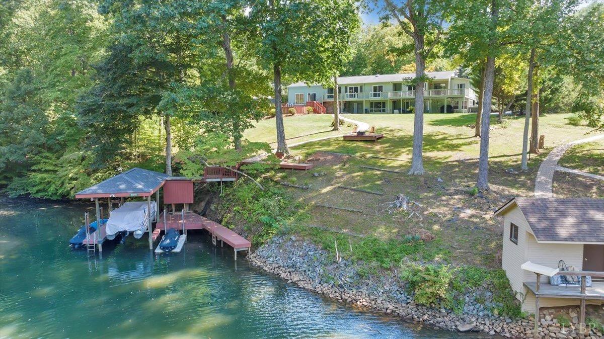 684 Lake Park Dr