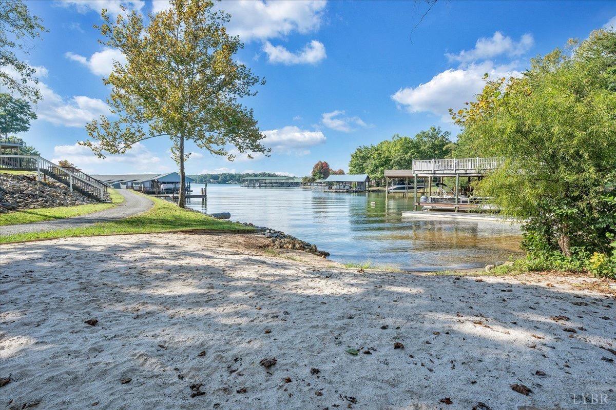319 Mill Lake Rd