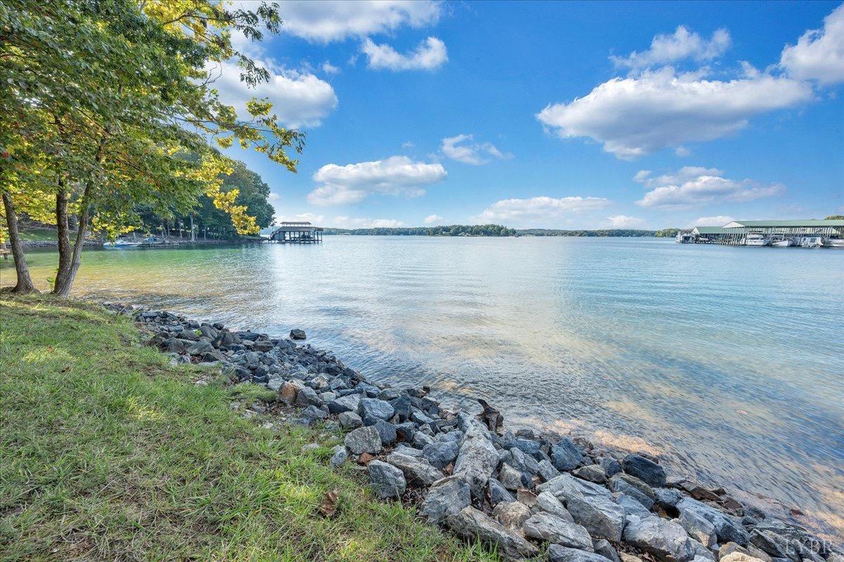 319 Mill Lake Rd