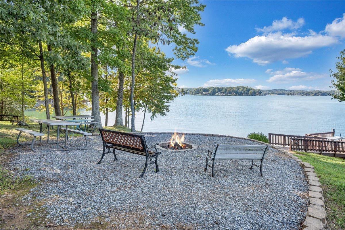 319 Mill Lake Rd