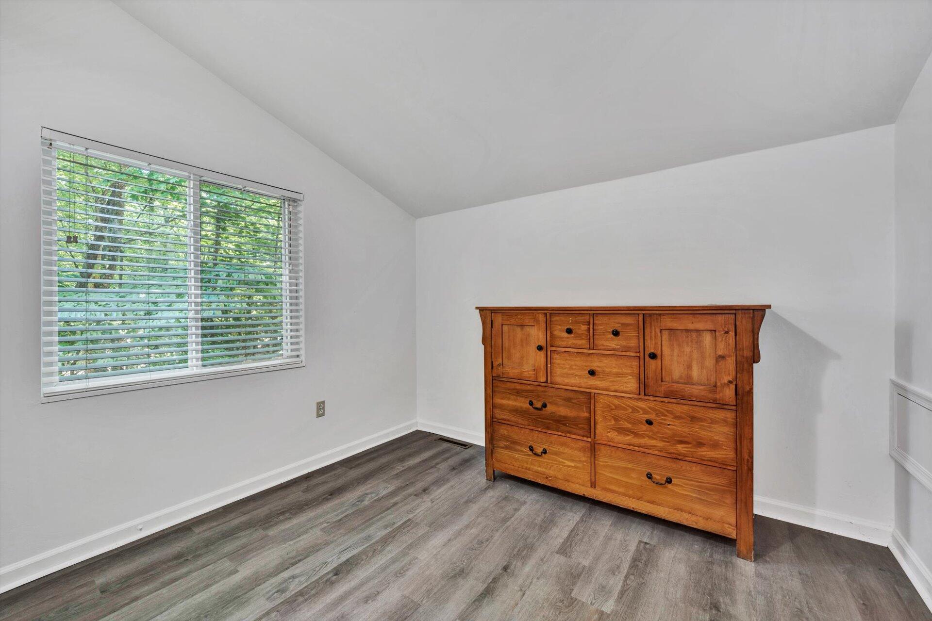 114 Creeden DR