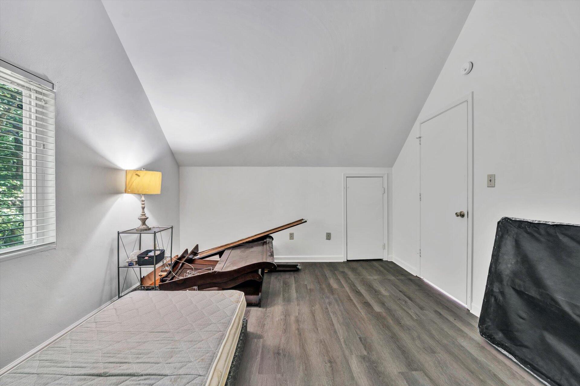 114 Creeden DR