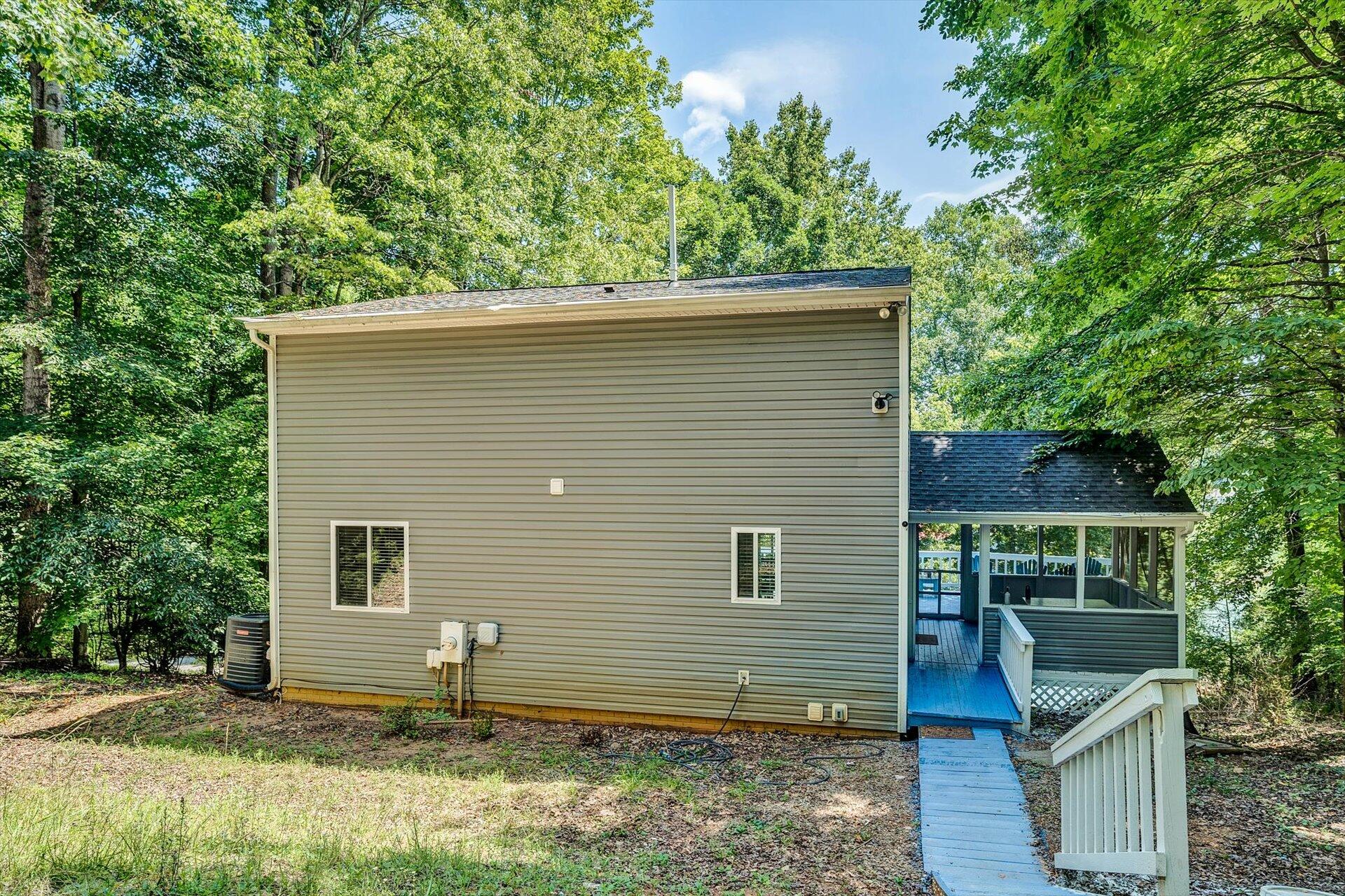114 Creeden DR