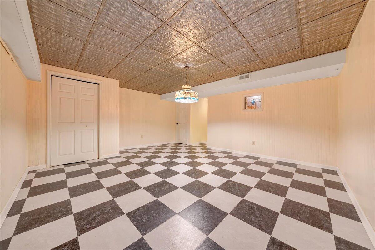 7011 Malinda RD