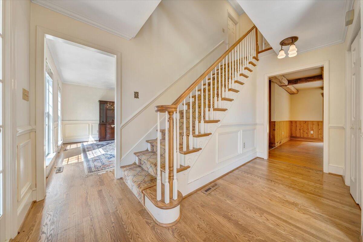 7011 Malinda RD